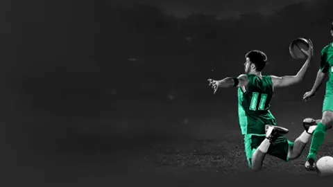 北汽主场强势出击，挑战五连败困境中的青岛队，CBA激战正酣，21胜16负的战绩能否逆转？一触即发！_

这个标题更加强调了比赛的紧张氛围和悬念，同时也点出了双方的战绩，更具吸引力。